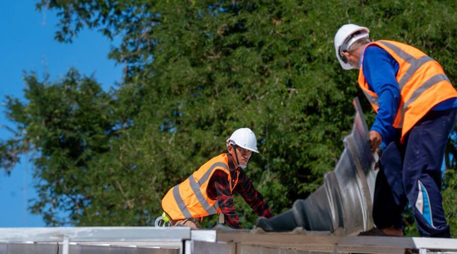 Expert Emergency Roof Repairs services in Rhinelander, WI